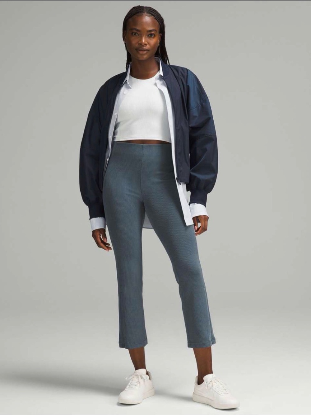 Lululemon NWT Ribbed Softstreme Zip-leg HR Crop 25” Pant
Size 14